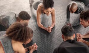 Persoonlijke Coaching vs Groepslessen: Wat Past het Beste bij Jou?
