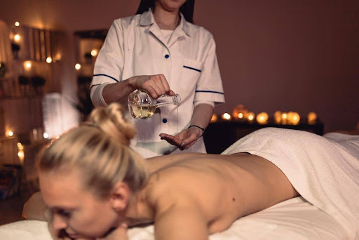 How Full Body Massage Supports Relaxation and Wellness